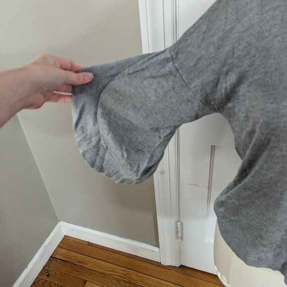 bishop + young | Heather Grey Ruffle Sleeve Sweater Size Small - Picture 3 of 10